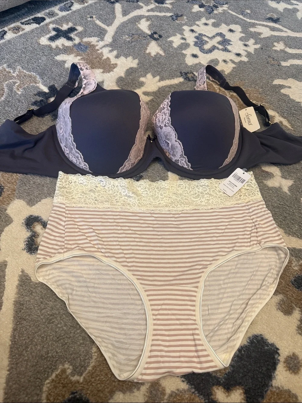 NWT Soma Matching Set Bra Size 38DDD And Matching Panties Size L